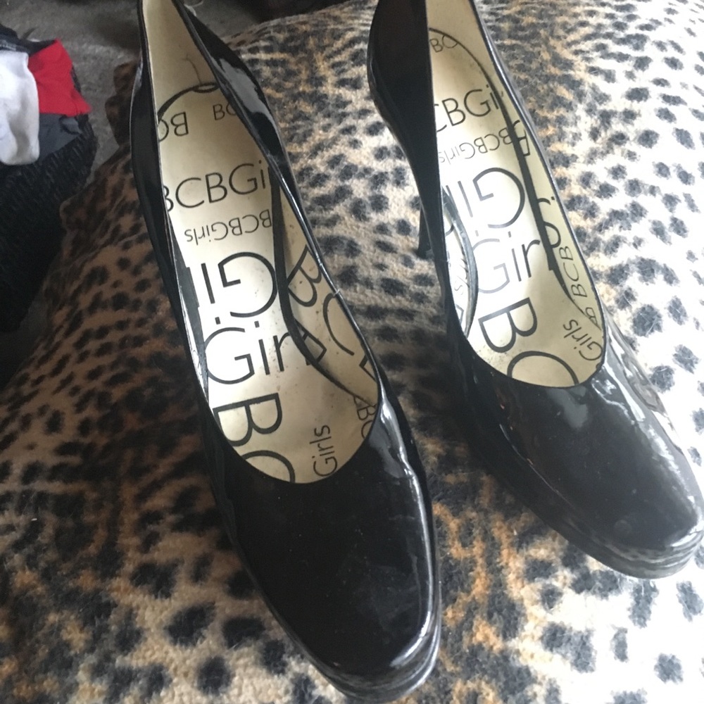 BCBG Girls Black Shiny Heels Size 8